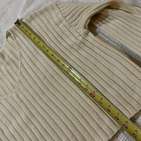 Abound sweater crop. NWT Large. - Picture 5 of 7